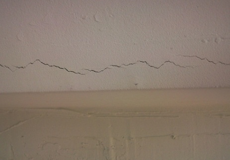 乳胶漆墙面开裂可以直接贴墙布吗,乳胶漆墙面开裂如何修补视频