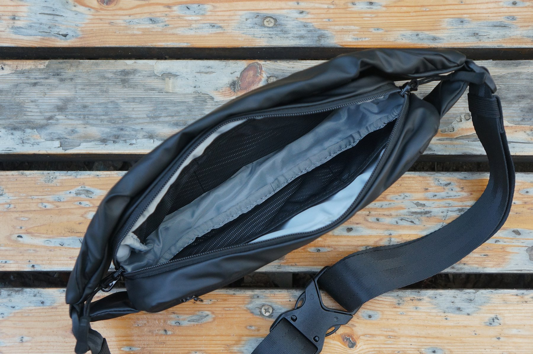 休闲轻便胸包,简单百搭休闲胸包