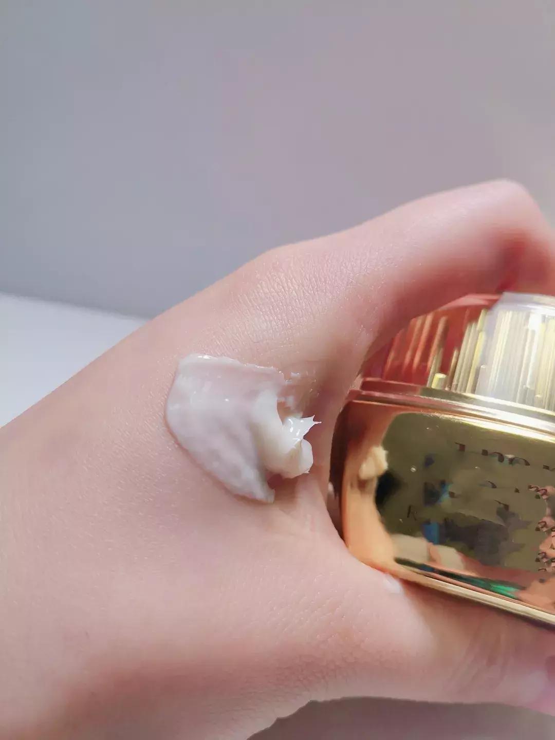 过敏脸上起小疹子用什么面霜,不容易过敏的面霜推荐