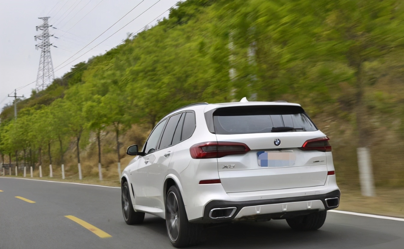 60万买了一辆大众途锐,68万提了宝马