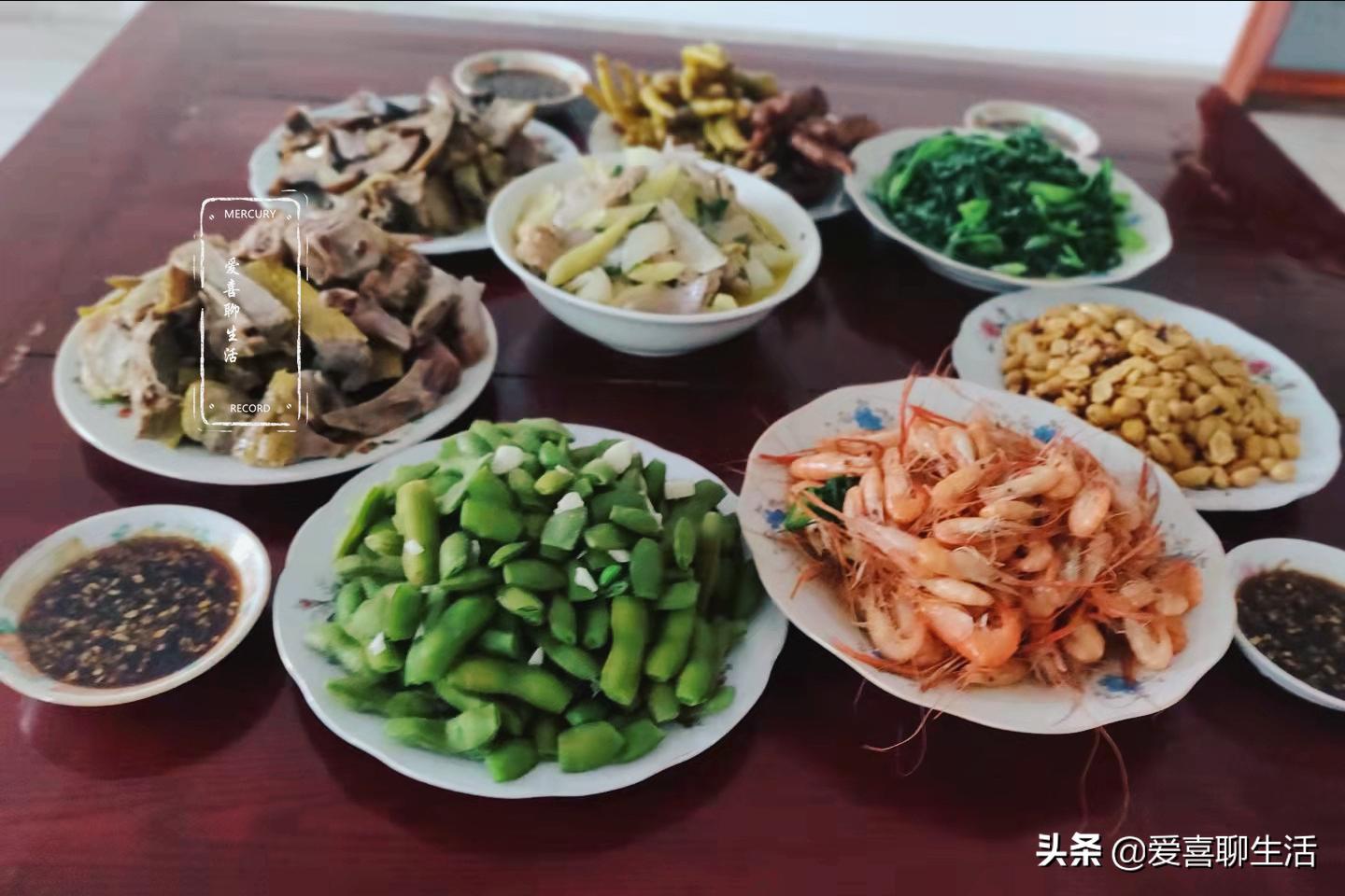 国庆第四天,苏州妈妈分享一家六口午餐,8个菜不到100块,真划算