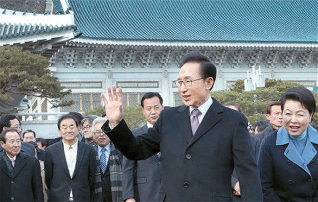 韩国前总统李明博出狱,韩国前总统李明博被判17年