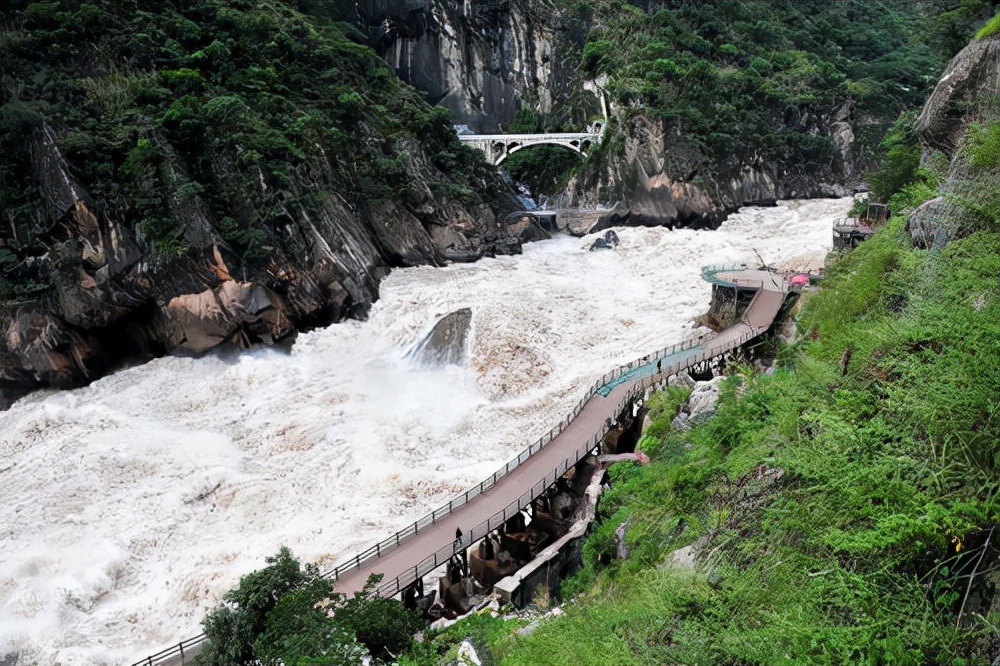 最深的峡谷虎跳峡,中国最深的峡谷云南虎跳峡