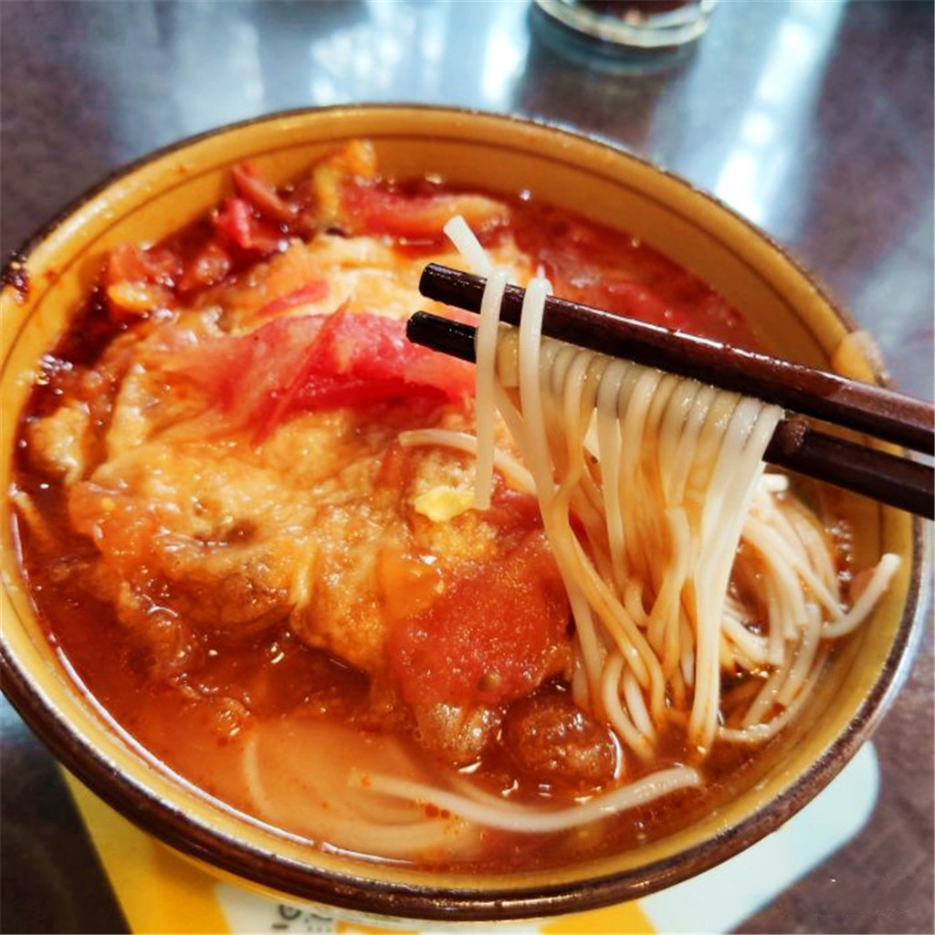 开胃爽口的西红柿鸡蛋面,记忆中的美食西红柿鸡蛋面