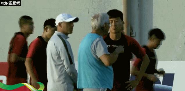 国足训练1.5小时,国足训练首次全员到齐