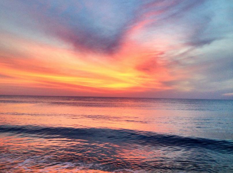 除了雪什么都有的宝石岛，仗义把港口借中国99年，支付宝通用！
