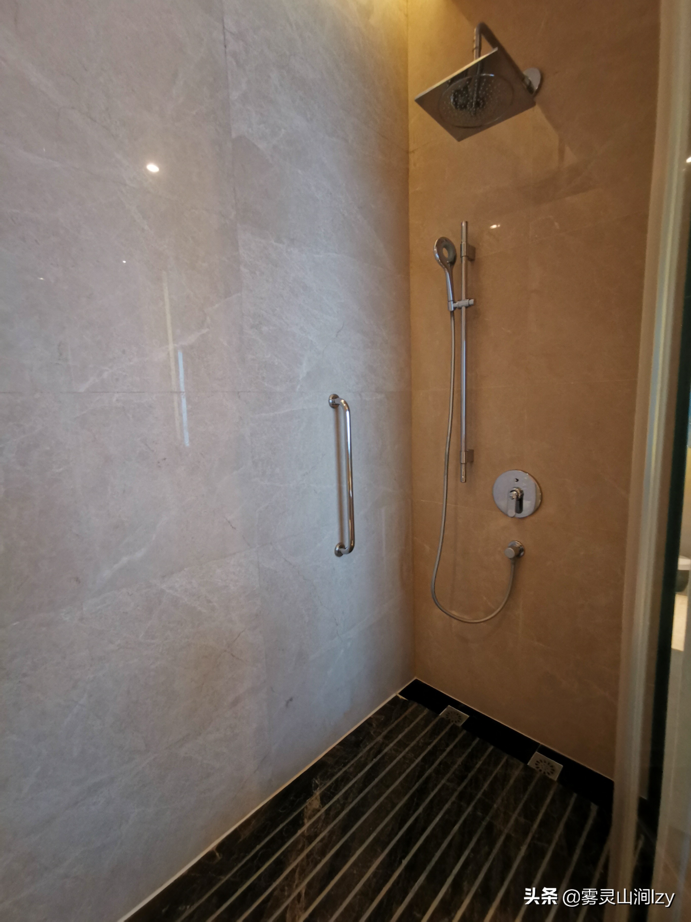 希尔顿酒店最好的房间,希尔顿酒店位置