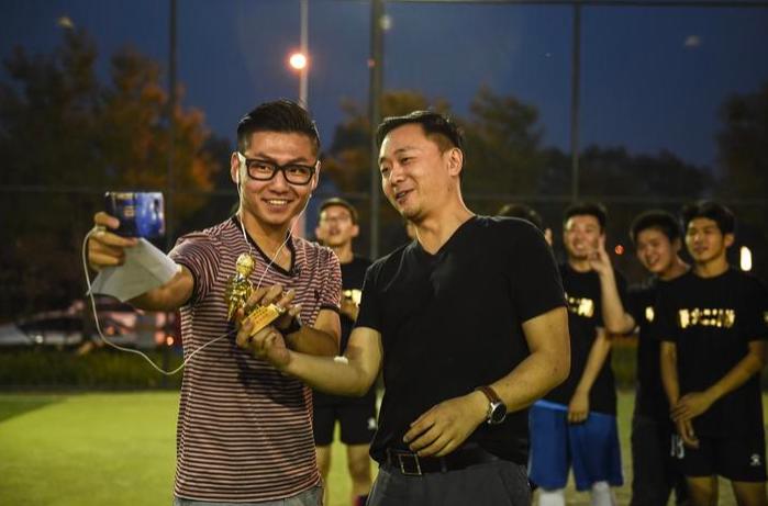 白岩松儿子的图片,白岩松的儿子白岩松简介