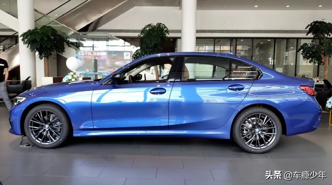 宝马3系入门版多少钱,2018款宝马3系320lim运动曜夜版
