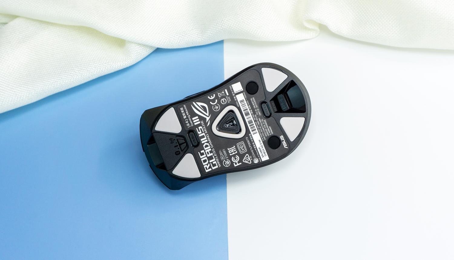 游戏宅理想桌面,电竞头戴式耳机rog棱镜s