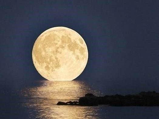 最美中秋古诗句！看完别再说，我去，今晚的月亮好美呀（收藏）