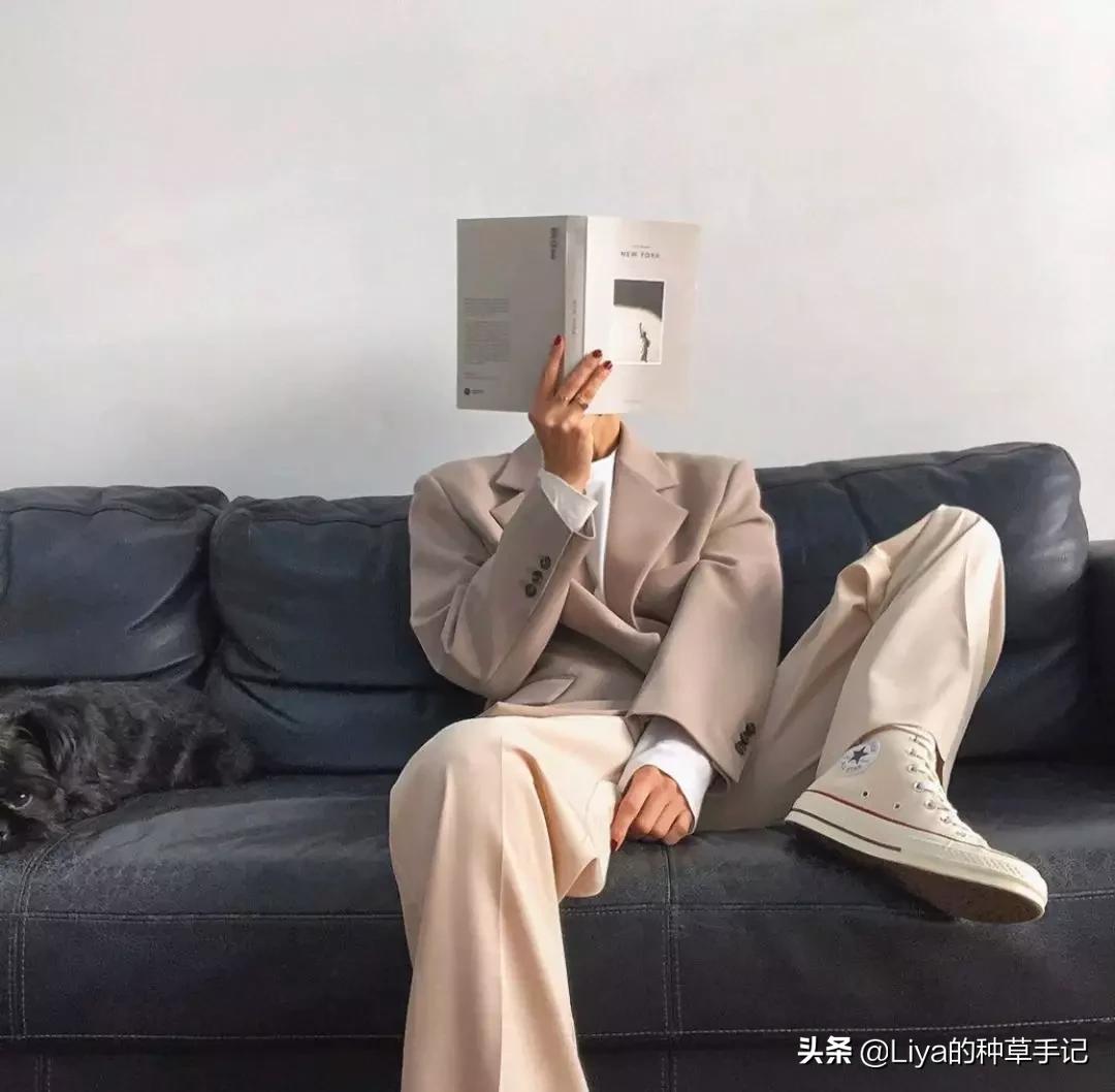 衬衣九分裤今春王炸cp巨洋气,卫衣小白鞋今秋王炸组合超洋气