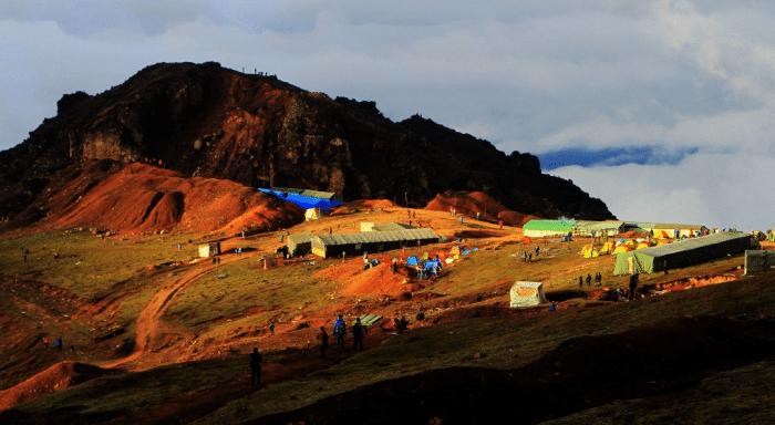 变幻莫测的云海,难得一见的佛光,走进云海的牛背山