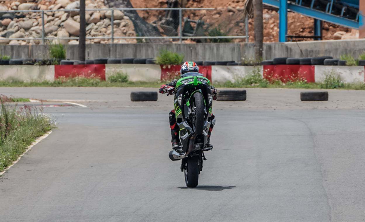 川崎ninja400测速,川崎ninja400限速怎么改