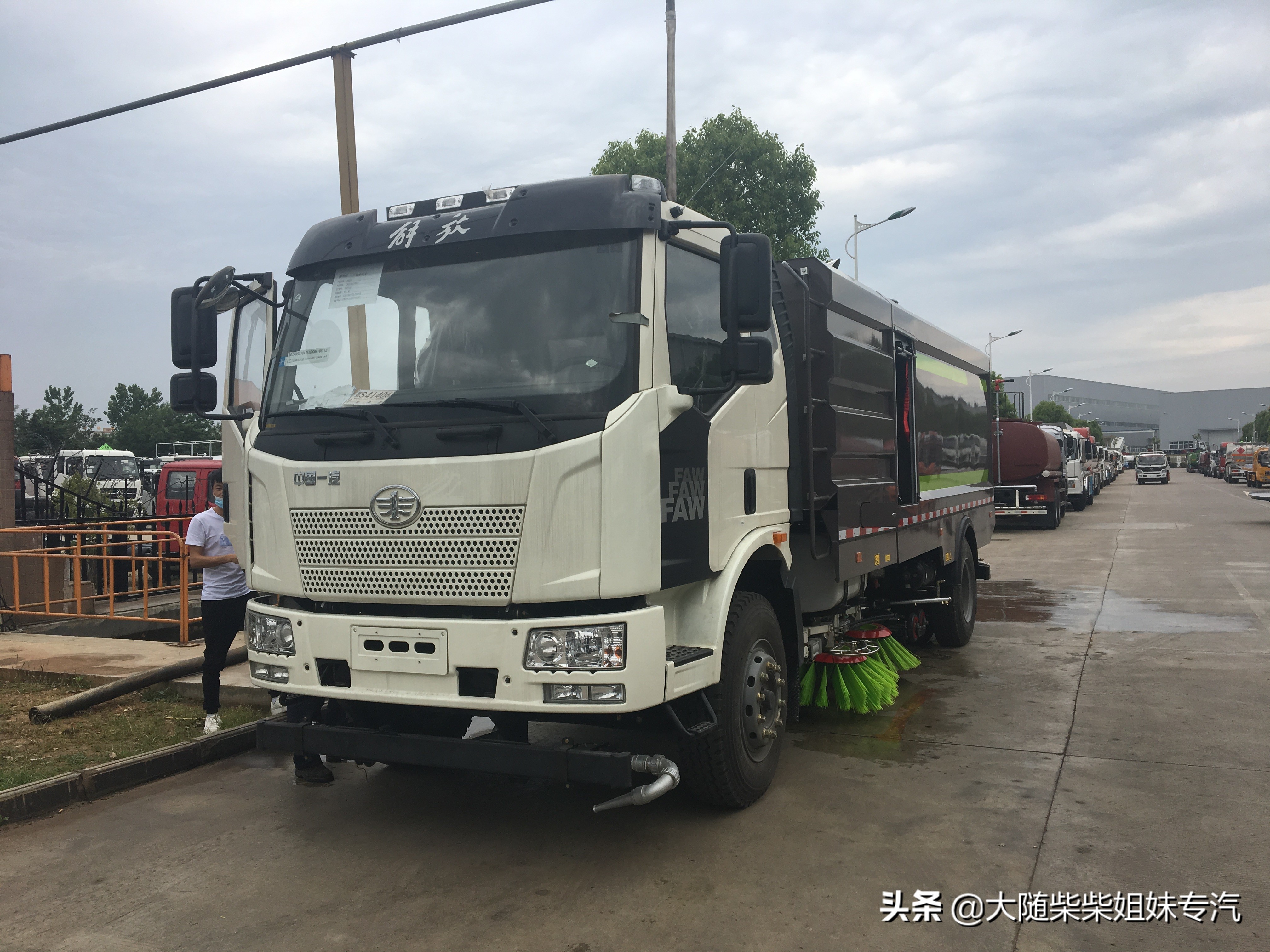 楚胜清洗吸污车专用车,楚胜国六清洗车