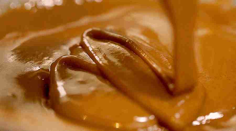 破壁机打芝麻酱是放水还是放油打,用油调芝麻酱怎么又稀又香