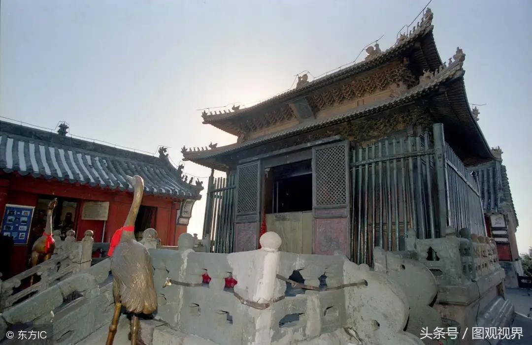 武当山道士戴什么道冠,武当山的道士属于哪派