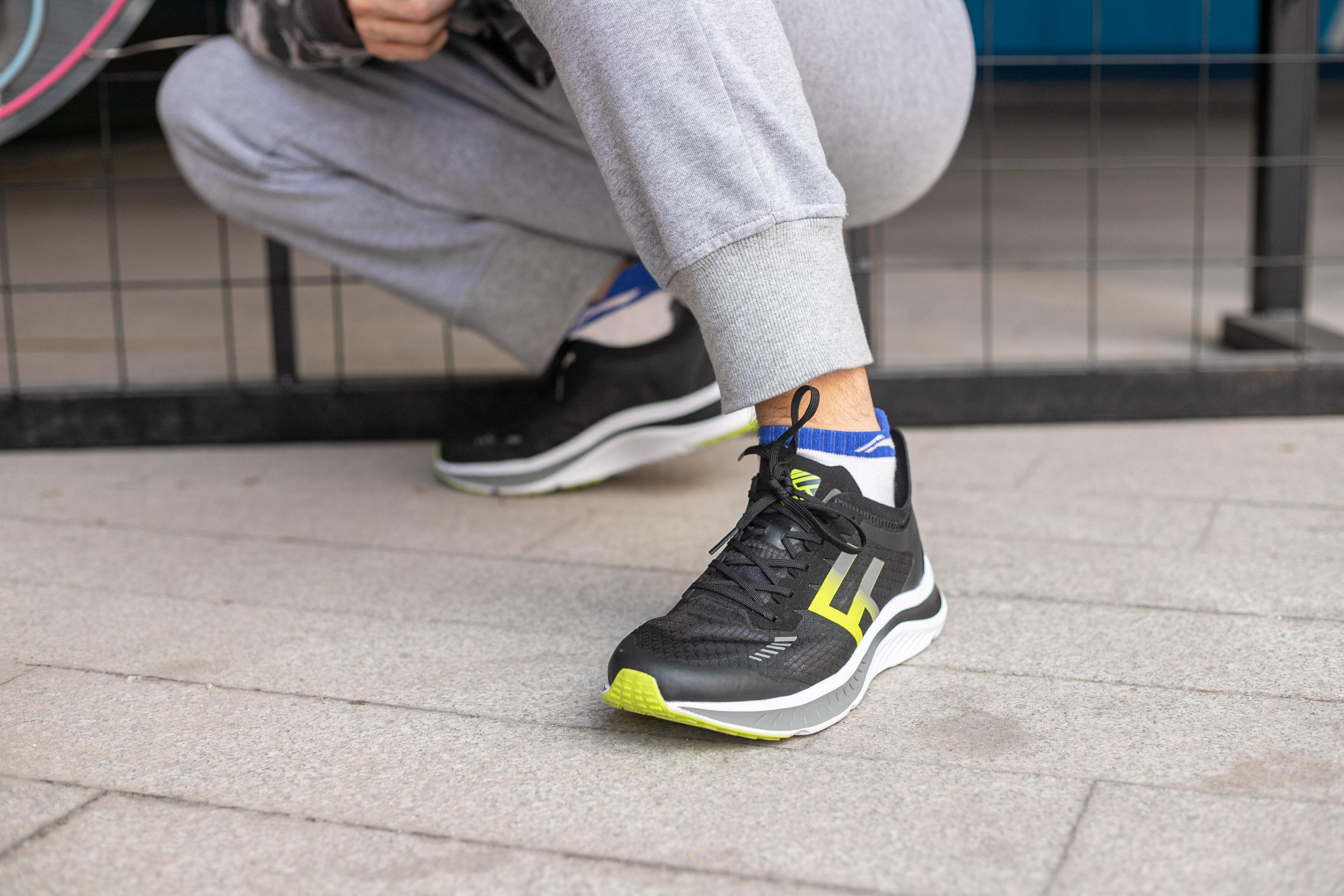 忘掉AJ！小米有品爆火跑鞋，脚感比李宁舒适，网友：国货之光