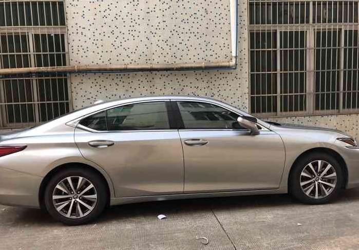 33.8万提了一辆雷克萨斯ES200，开了一年后，车主说出了优缺点