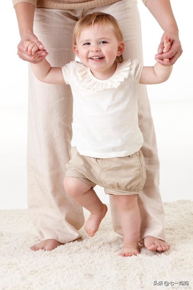 崔玉涛宝宝6项大运动发育时间表,12月龄发育标准崔玉涛