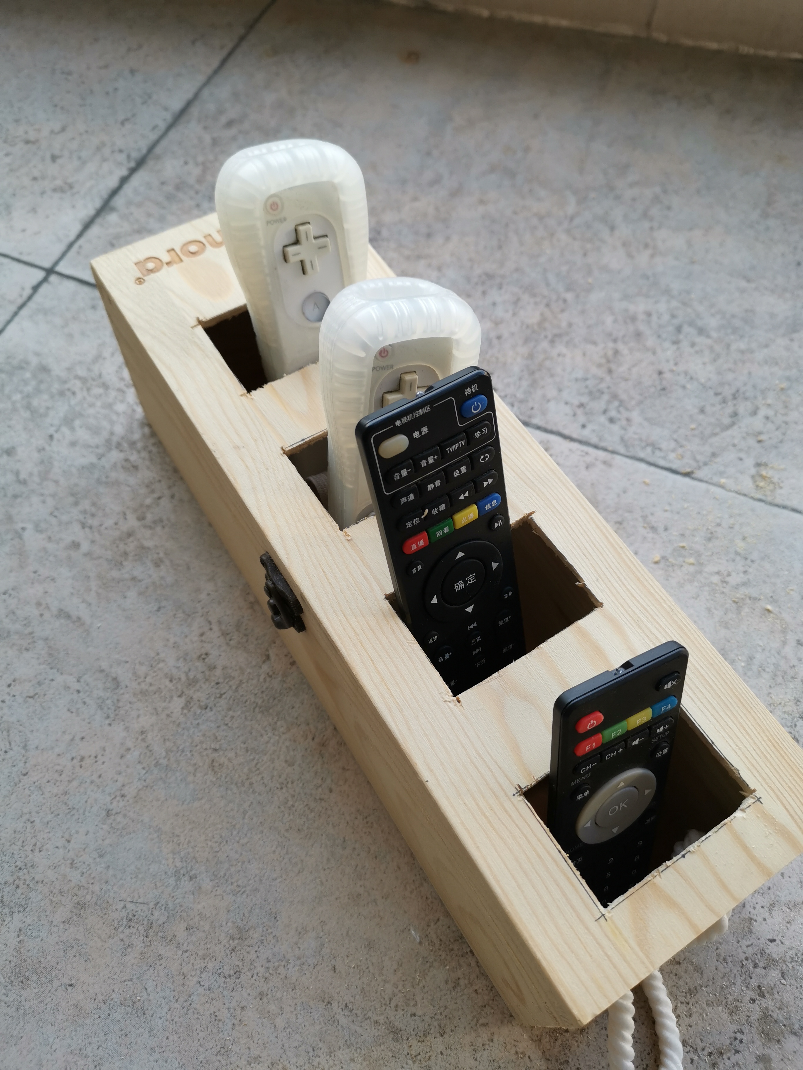 有了工具就手痒红酒盒子改成遥控器收纳盒大小看淡不服就干