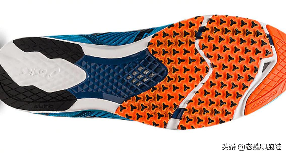 亚瑟士的两种选择,亚瑟士跑鞋怎么选号码