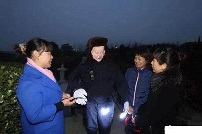 机器人保安墓地上岗,墓地机器人保安