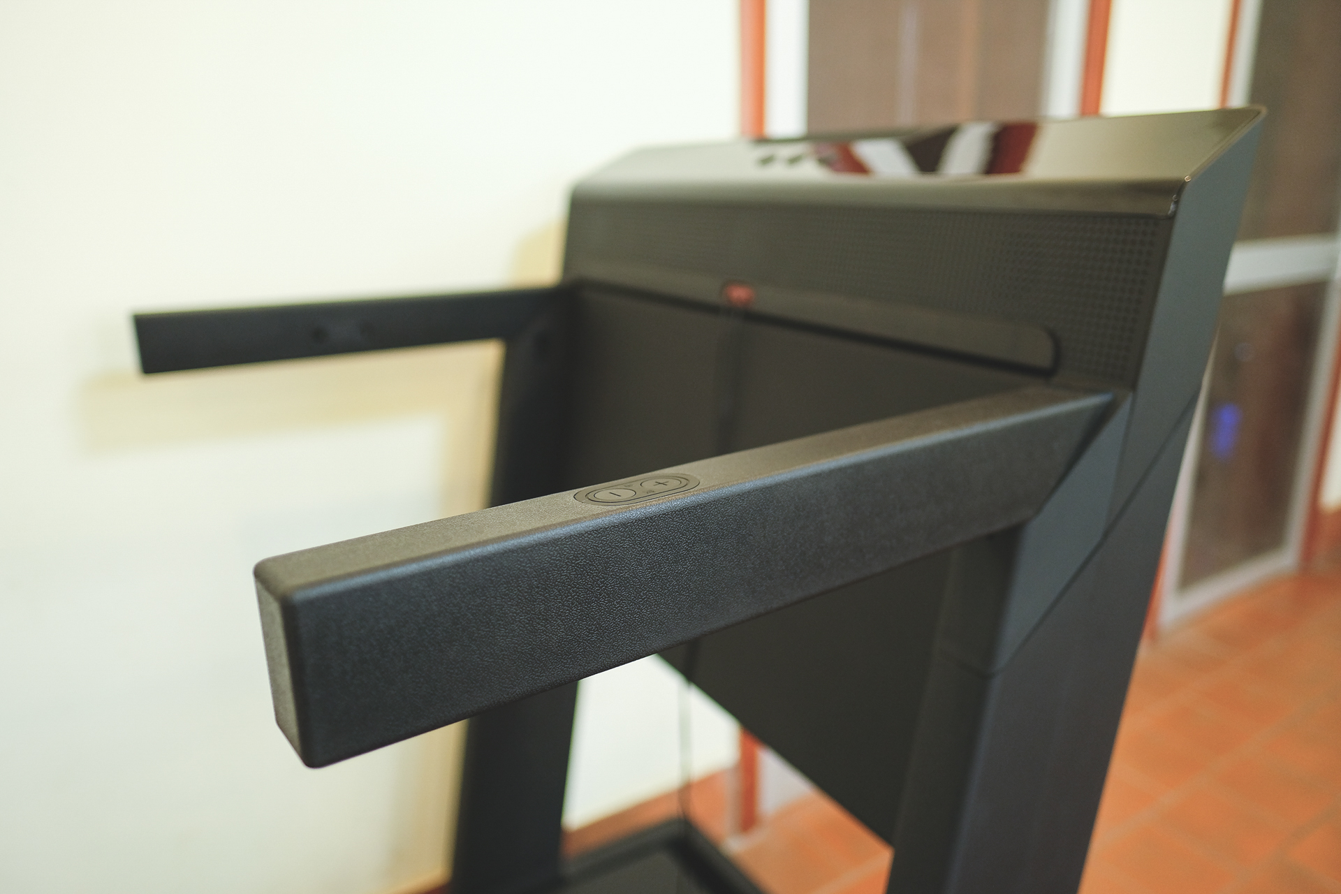 赤兔跑步机折叠,赤兔跑步机和米家跑步机