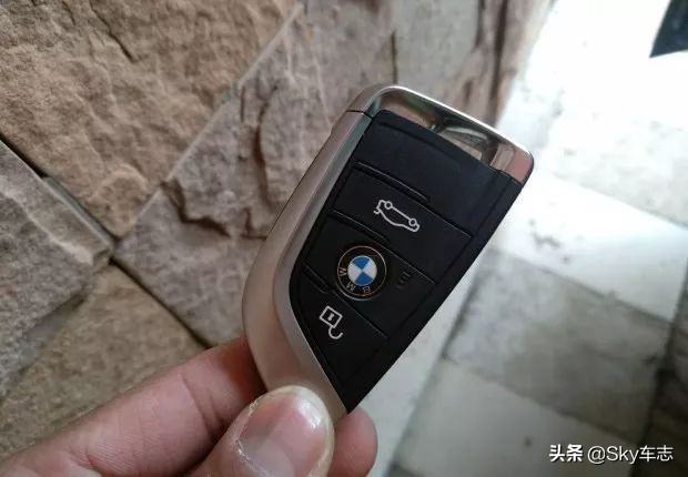 宝马x5钥匙丢了配多少钱,宝马x5钥匙丢失了能远程作废吗