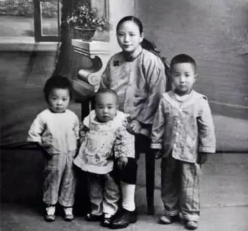 历史上对胡适负面评价,胡适为何能将包办婚姻走到最后