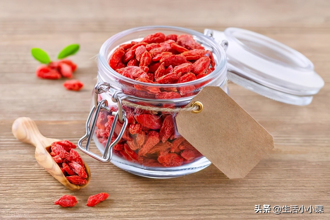 枸杞的冲泡方法,枸杞冲泡方法全过程