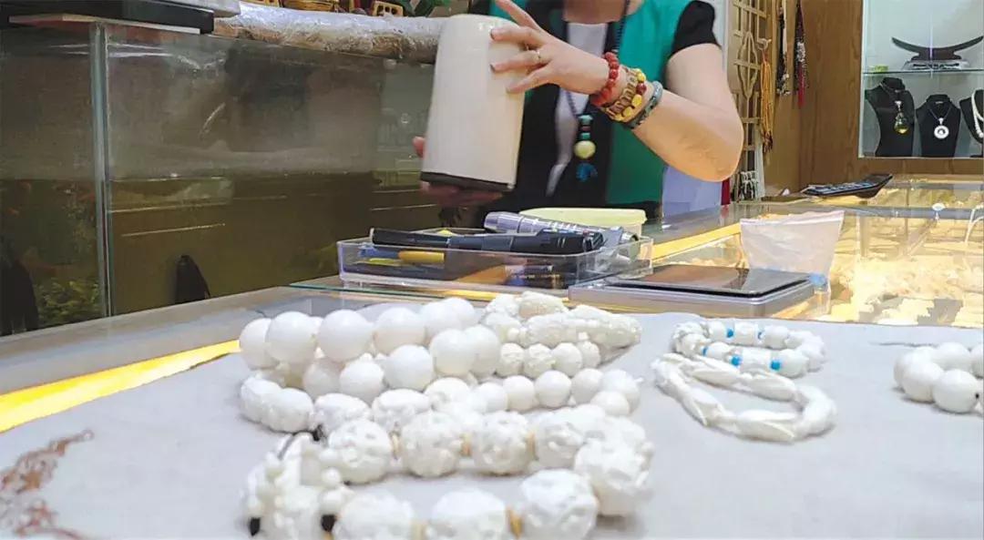 带象牙入境被查,象牙入境被海关抓