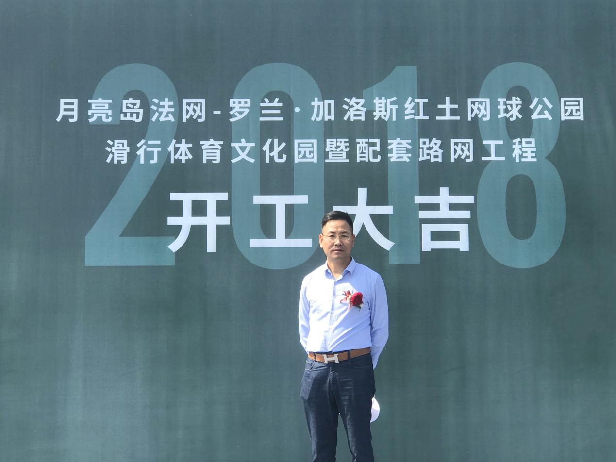 天骄羽毛球场,天骄体育网球场红土