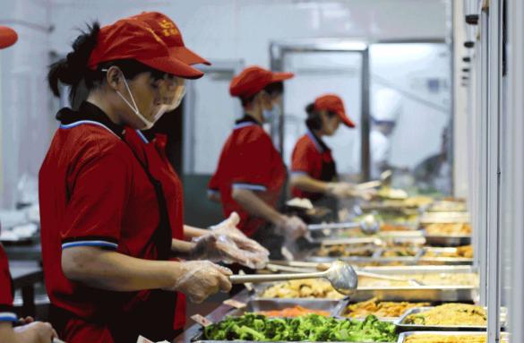 为啥大学食堂饭菜那么“便宜”？不怕“亏”吗？这4点原因很现实