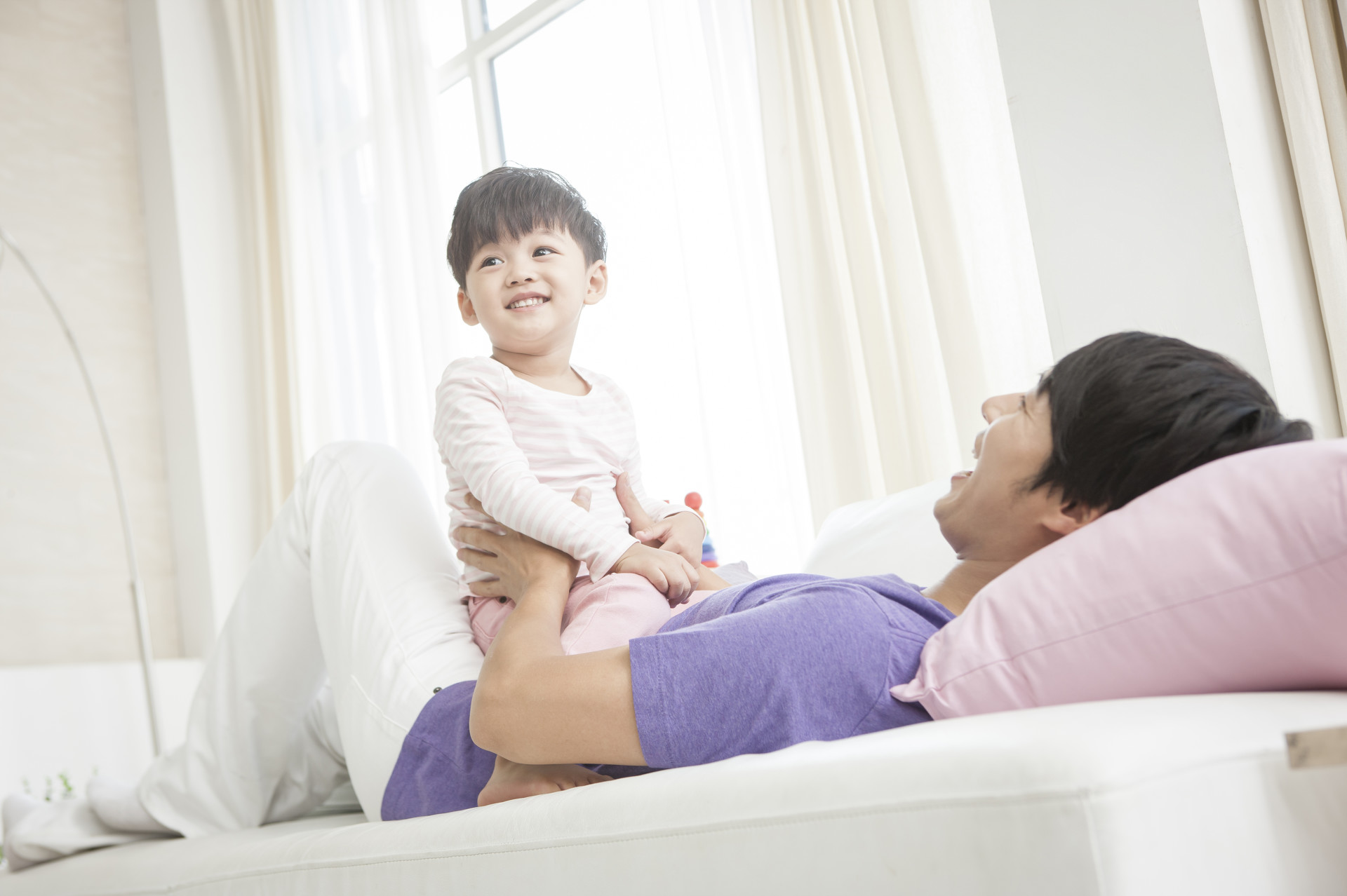 教你一招让孩子乖乖入睡,如何让孩子8点半入睡