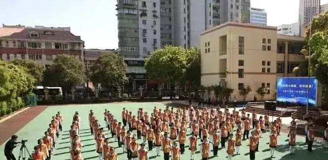 这个区数一数二的好学校，只接受上海户籍，双语特色