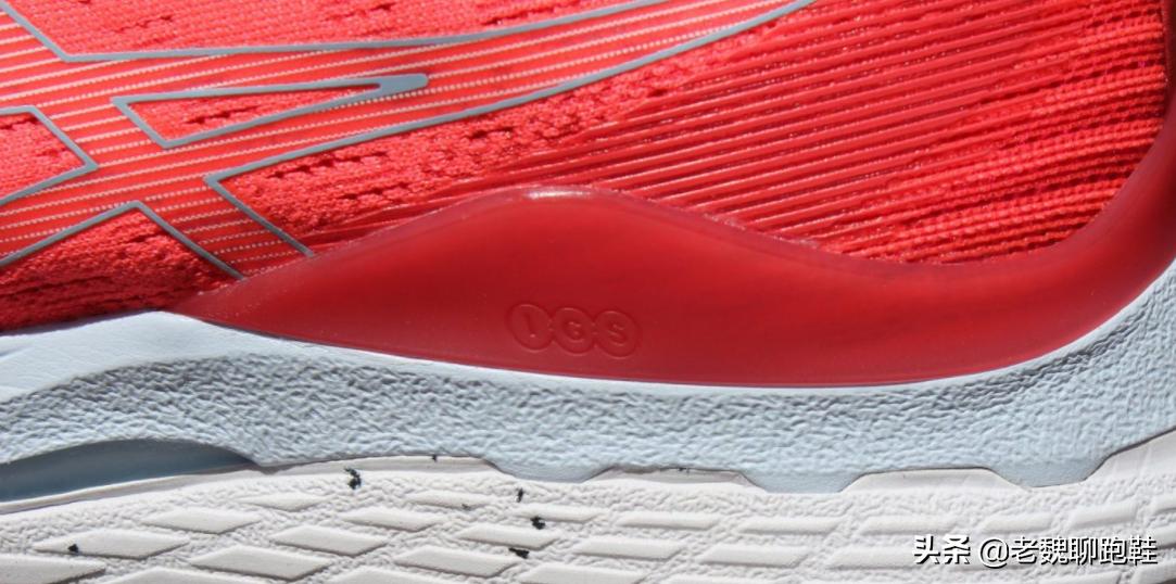 耐克与亚瑟士跑鞋对比,穿了好多年的耐克鞋