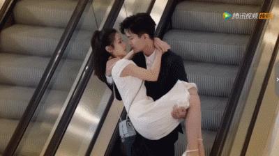 这个吻戏…看完连恋爱都不想谈了