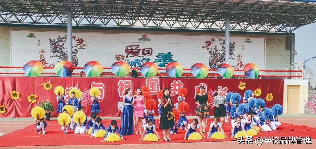 念好“勤”字诀，锻造好学校！走近河南省名校长王军霞