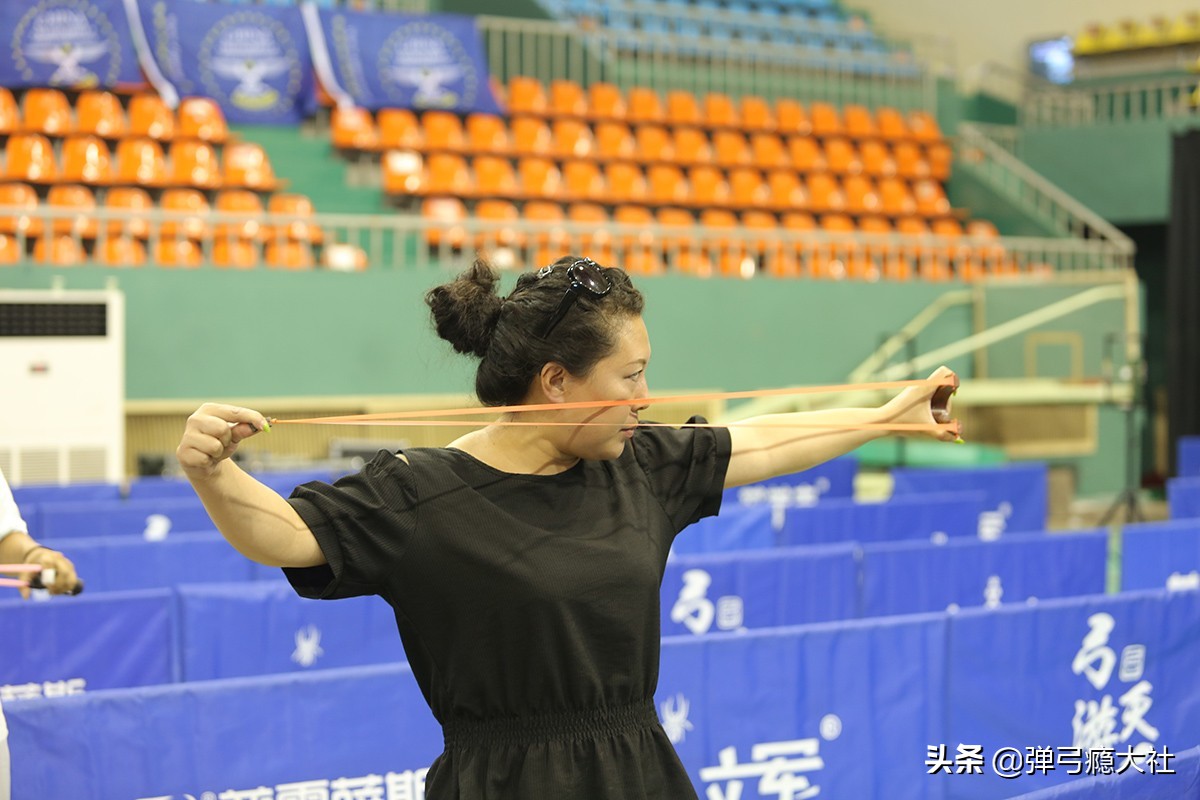 抛砖引玉:稳定弹弓击发姿势的笨办法,望各位高手不吝赐教