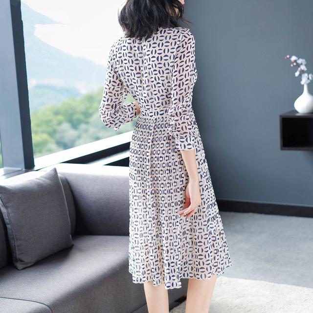 雪纺连衣裙既显女人味又时尚,雪纺连衣裙气质高级感轻奢穿搭