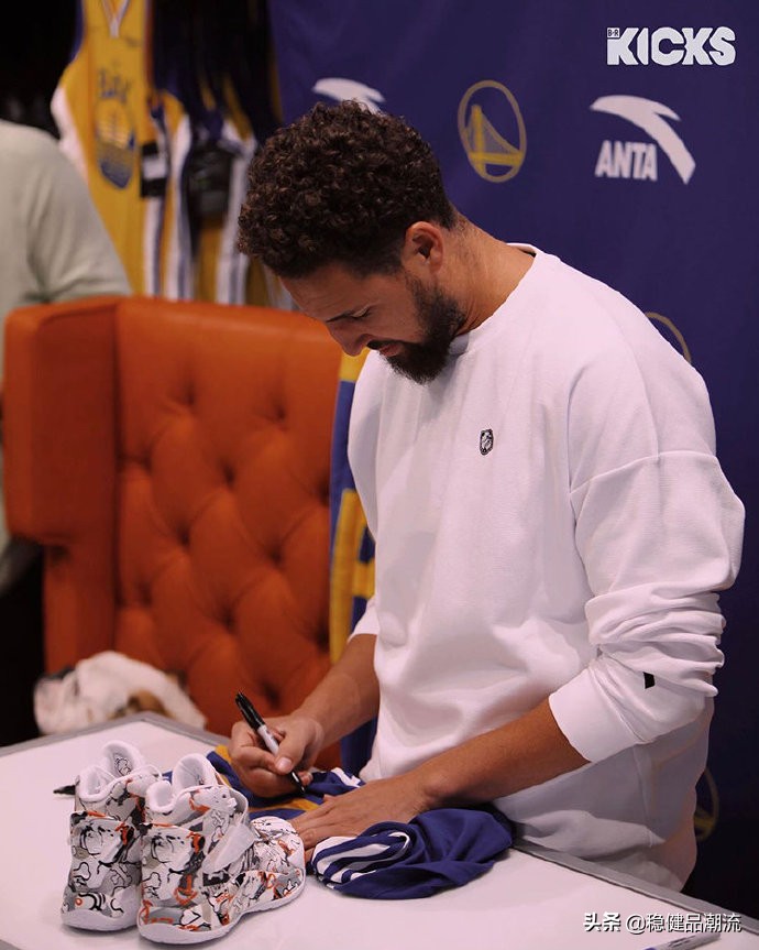 安踏为nba球员打造的球鞋,安踏柴犬配色球鞋