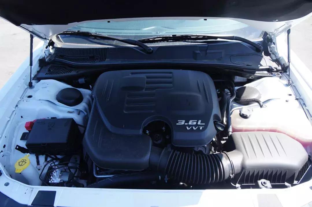 科迈罗挑战野马,科迈罗vs野马挑战者