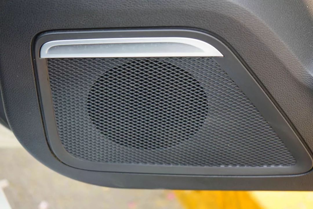 新特DEV1试驾体验：续航300落地7万，不靠补贴也能打？