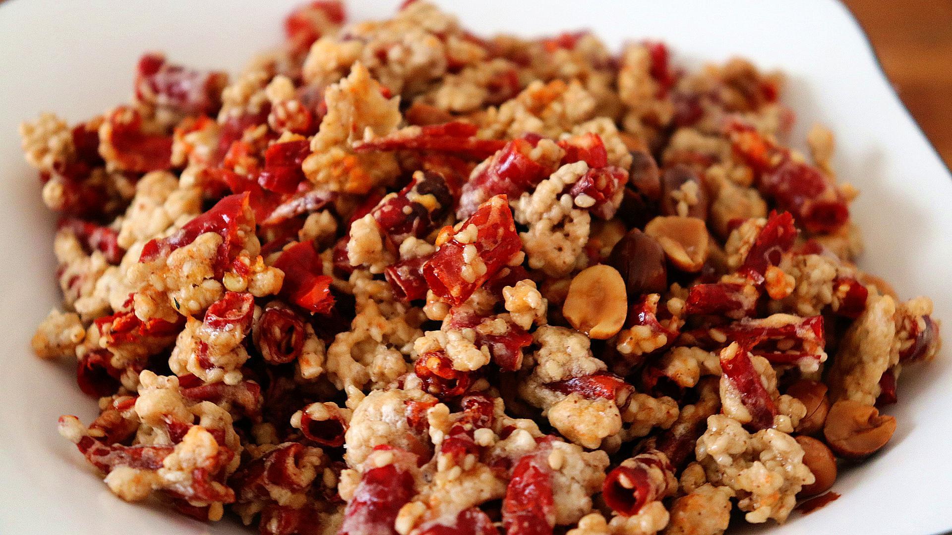 大厨教你辣椒红油的制作,川菜大厨辣椒油做法