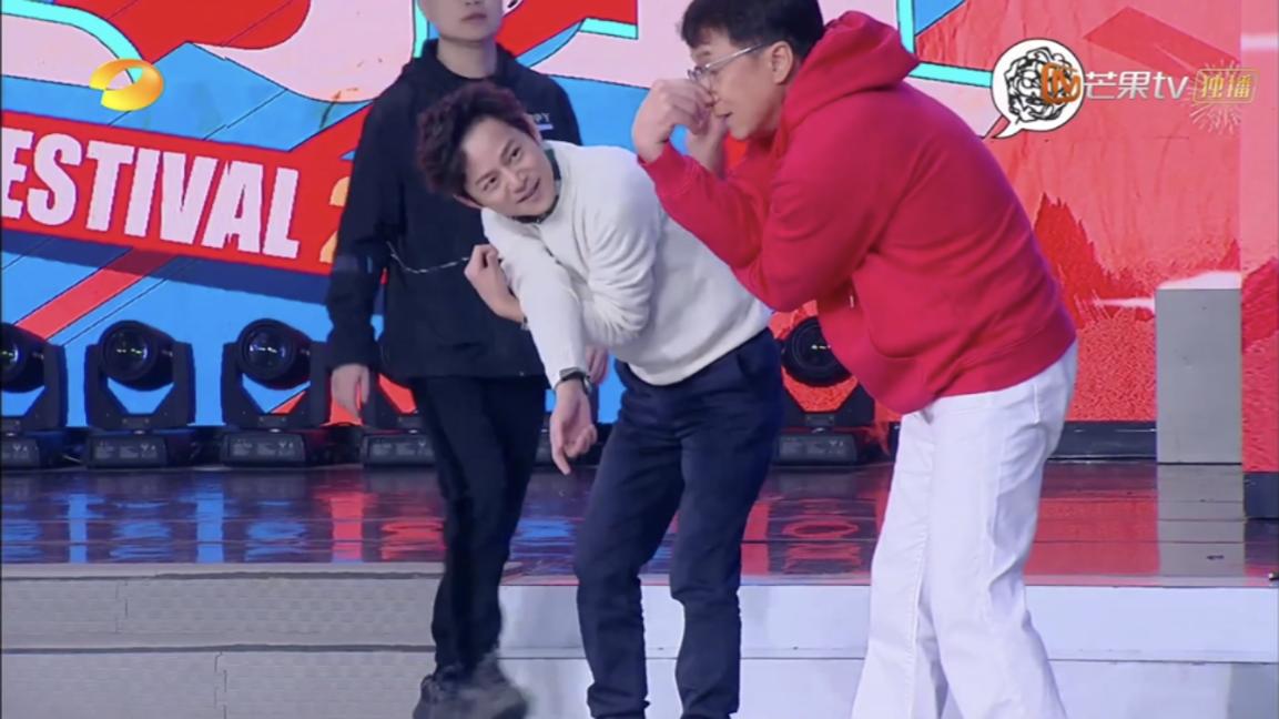 成龙带《神探蒲松龄》做客大本营,“神功”虐海涛,太逗了