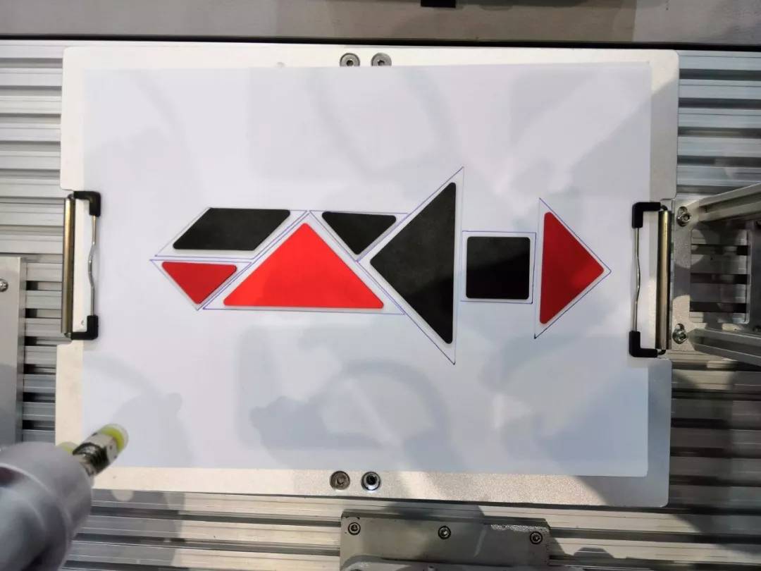 七巧板怎么拼成一个机器人,智能七巧板拼机器人图片