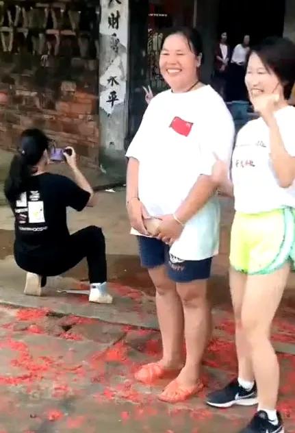 全红婵家人遭打扰了吗,全红婵妈妈被亲戚说哭