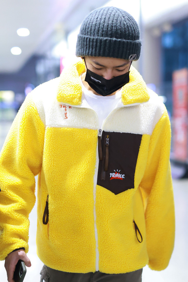 侯明昊全身皮衣穿搭,侯明昊同款羊羔毛