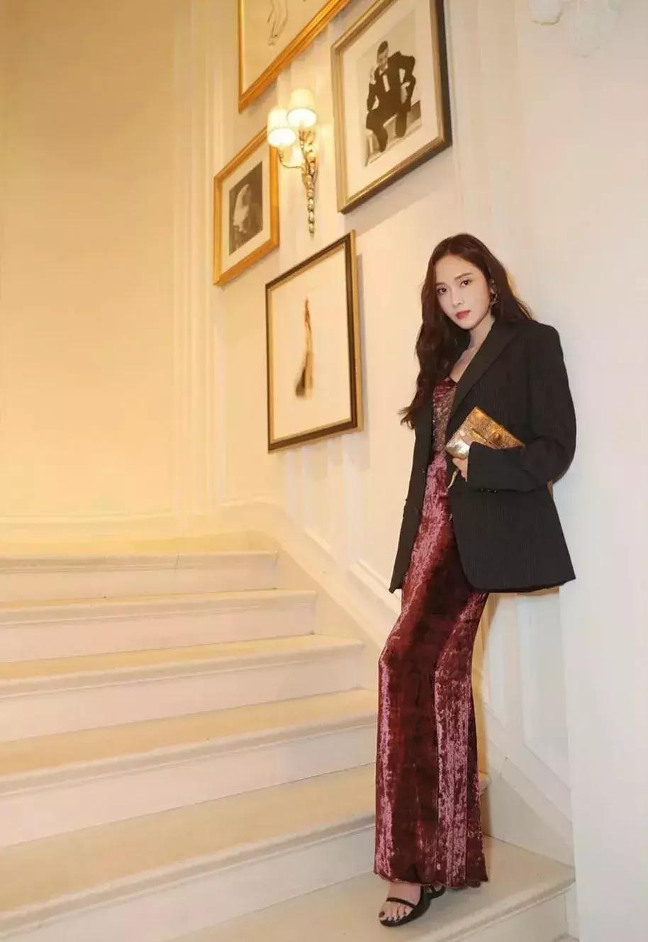 微胖胸大穿紧身衣服好看吗,微胖胸大应该怎么穿衣服